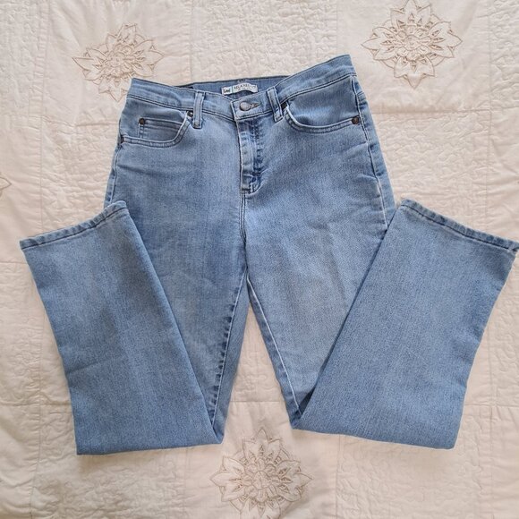 Lee Relaxed Fit At The Waist, Light Wash, Straight Leg Jeans, 6S - Picture 5 of 7